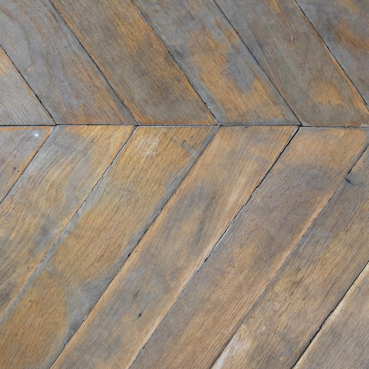 Reclaimed French Chevron Oak Wood (WOOD-U7RD)