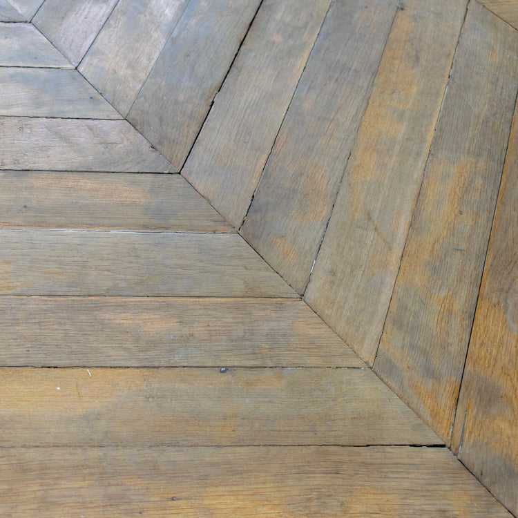 Reclaimed French Chevron Oak Wood (WOOD-U7RD)