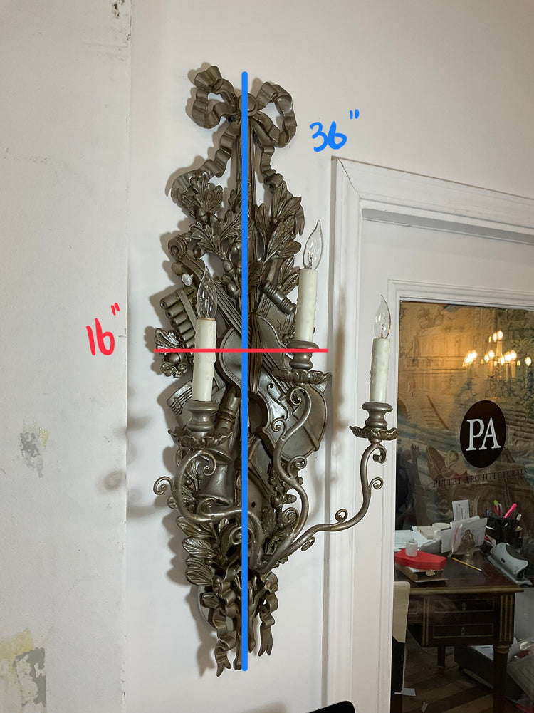 Pair of Antique French Wooden Carved Silver Leaf Wall Sconces (L-FJDT)