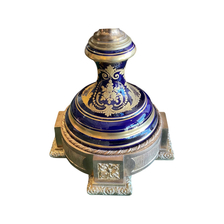 Pair of European Sevres Porcelain Urns (HD-GDZN)