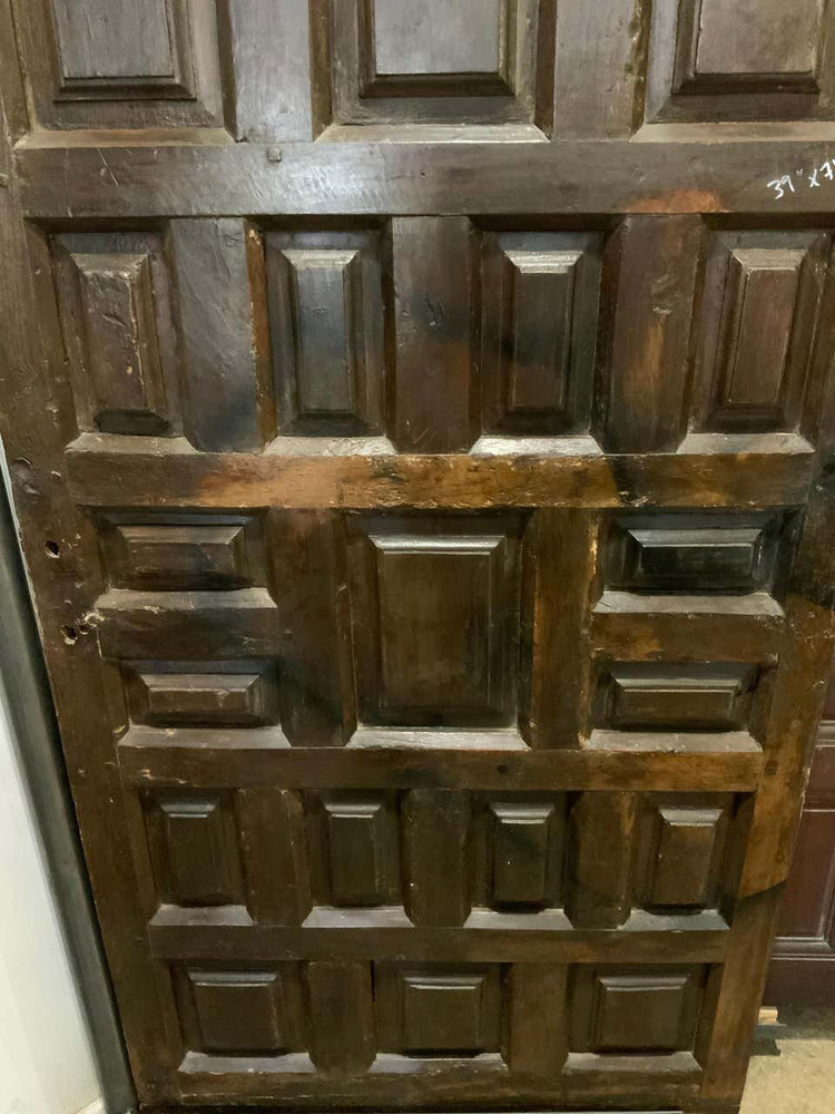 Spain Walnut Door (D833)