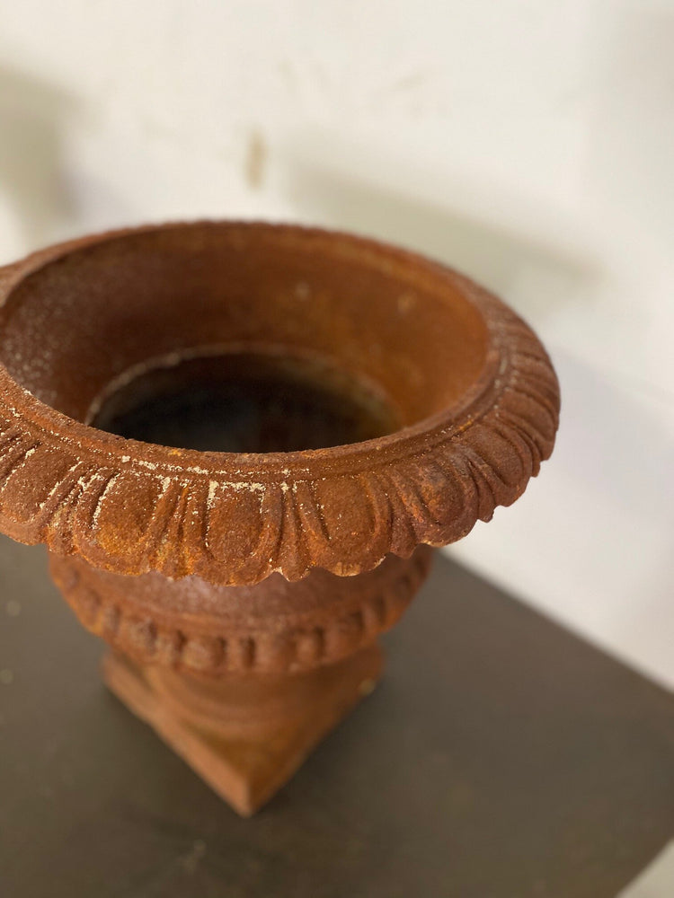 French Iron Rustic Planter (V1066)