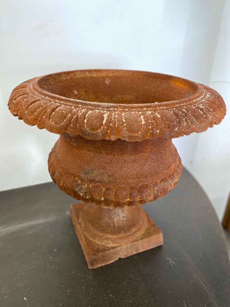 French Iron Rustic Planter (V1066)