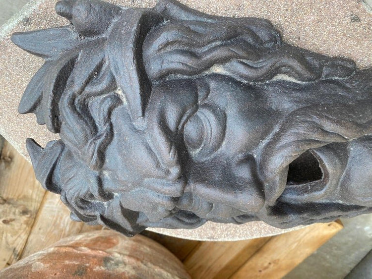 Iron Bacchus Face Water Exit (HW024)