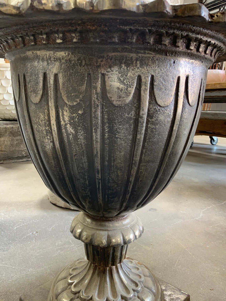 French Iron Planter (U1018)