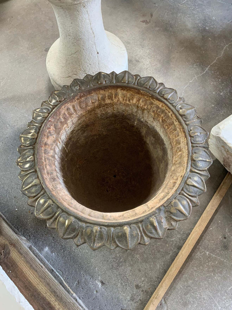 French Iron Planter (U1018)
