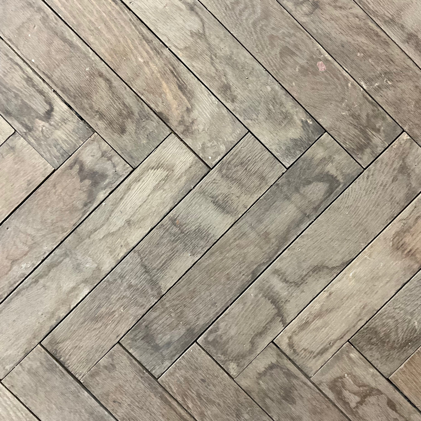 Reclaimed French Chevron Oak Wood (WOOD-KNJW)
